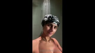 Onlyfans - Miakhalifa - When you want to be sexy but it doesnt line up with your hair wash day - 16-01-2021