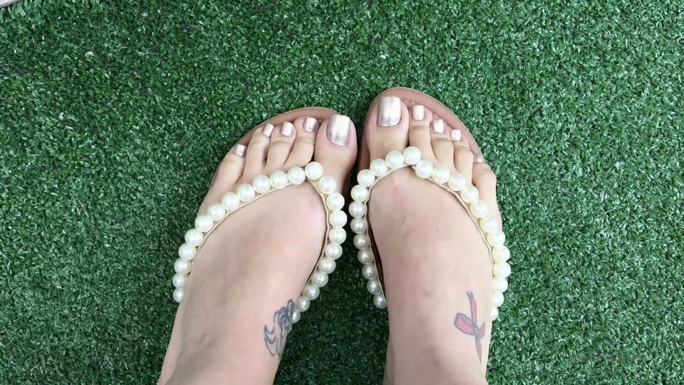 video 36 foot fetish soles feet porn | queen rainha 06-04-2020 Come kiss my feet come. | foot