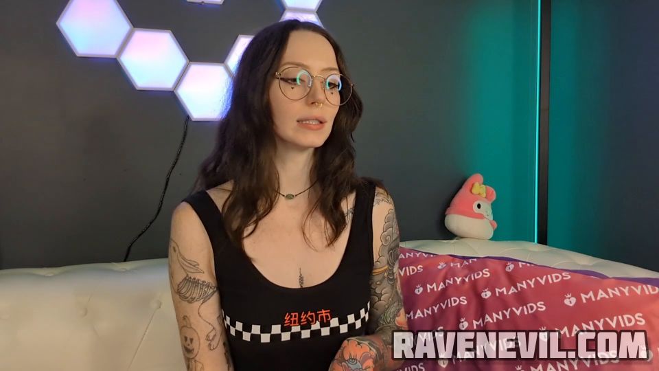 free porn clip 37 Raven Evil – You’re not a CUCK are you on femdom porn underwater fetish