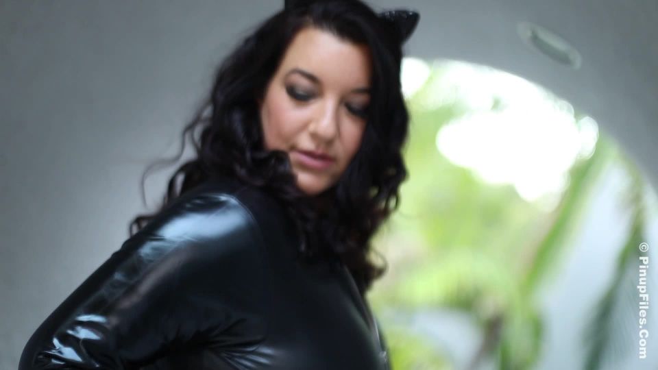 Subrina Lucia Glorious Catwoman 2018 BigTits!