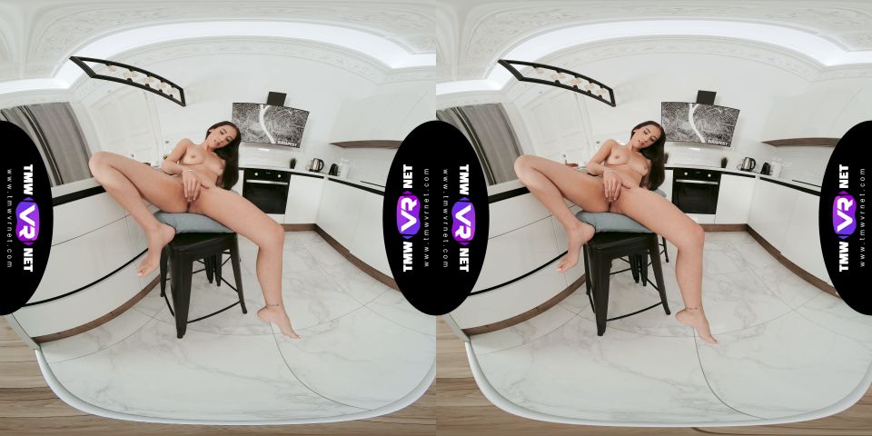 Video Lola Heart  Naked Cutie Orgasms In The Kitchen 2700p UltraHD/4K