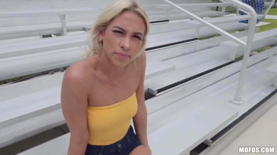 KhloeKapriColección PublicPickups