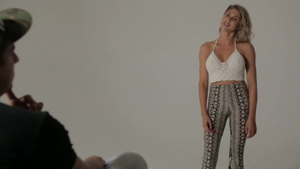 VitalyUncensored presenta Episodio 4 Estremecedor director de casting Prank! (MP4, FullHD, 1920×1080), milf en milf porno