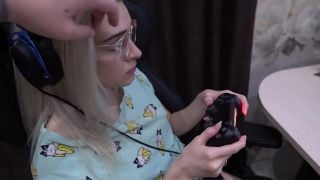 She just wanted to play Ps4 but he left her no chance Fisting!