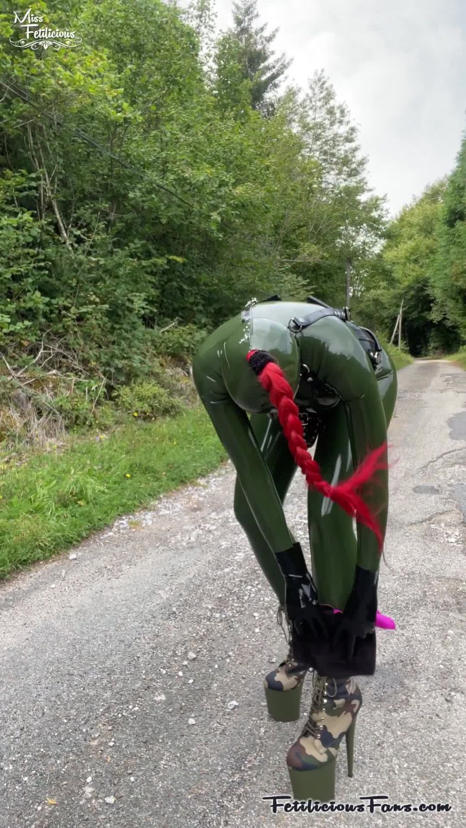 Látex Heavy Rubber Army Girl Vista rápida Porn - New Sex Vi...