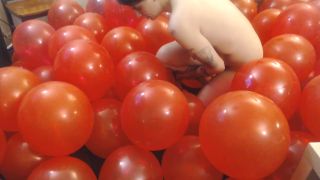 Big Bundle Of 100 Red Balloons Nude