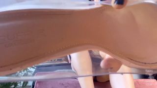 Thealogy – Drenando tu billetera y tu dick flaco con mis tacones.