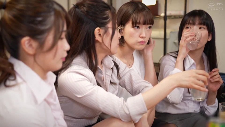 [HUNTB-209] 合コンが無くなった真面目女子社員4人がボクの家で飲み会！酔うとエロい女に豹変！ヤル気満々の勝負下着で誘惑してきてまさかの中出しハーレム乱交！ - JAV