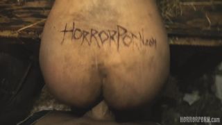 Horror Porn – Rabbit hutch