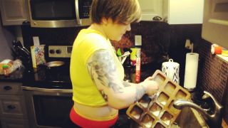 Baking Girlfriend 720 HD – Sage Grey on femdom porn young lesbian fisting