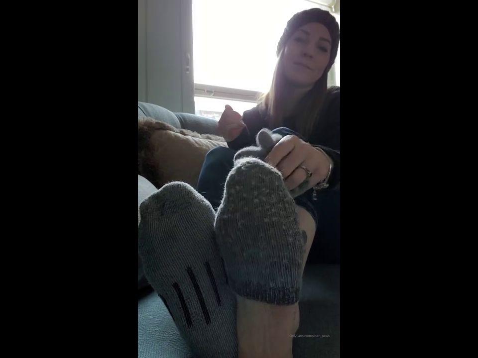 Sloans Paws hardcore Sloans Paws aka sloan_paws - 02-10-2020 OnlyFans Video - Sock removal After wearing my boots and wooly socks ALL day walking around Quebec city video