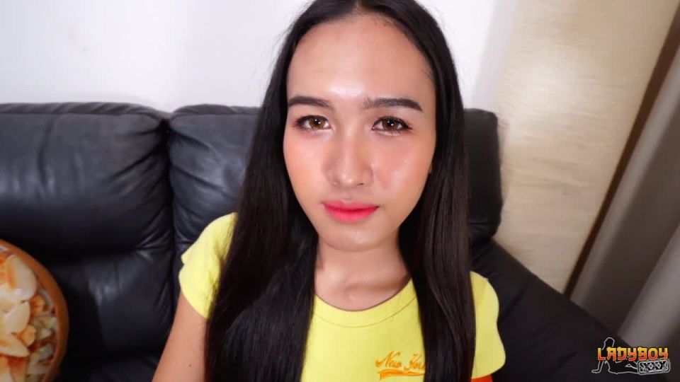 free video 16  shemale porn | Ladyboys.xxx presents Na, A Great Looking Gal! | shemale and gay