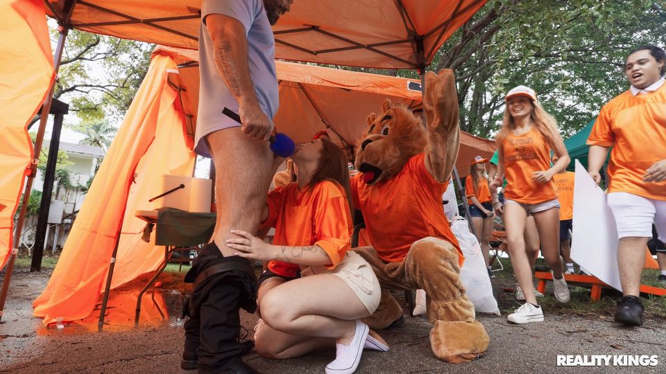 Teen   teen Katerina Deville, Sky Wonderland - Game Day Tail - Games 