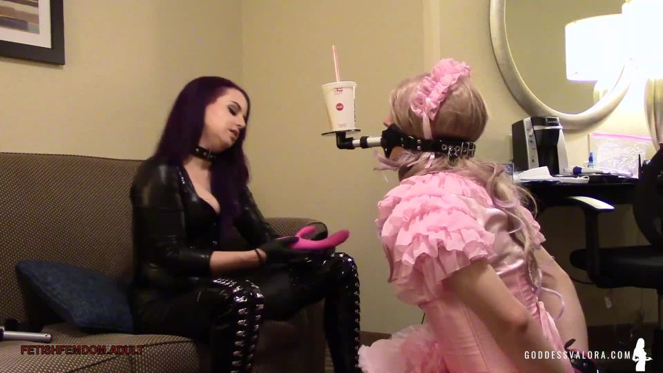 clip 39 transexual foot fetish Goddess Valora, Sissy Scarlett - My Sissy Is An Object, crossdressing on feet porn