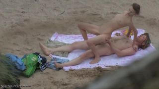 online xxx video 27 Voyeur beach sex on voyeur 