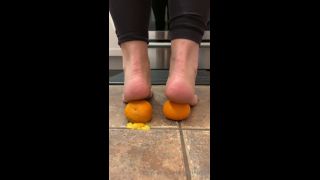 Onlyfans - Goddess Anika - anikacbt - anikacbtHere I am making some orange juice for you this am in my kitchen with my beautiful feet - 02-10-2020