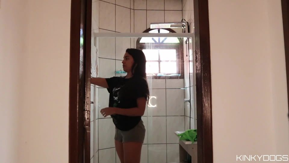 Pornhub, Kinky Dogs: La Empleada De Casa Se Quiere Comer La Verga Del Patron - Parte 2 22 - 08 - 2022 - Cleaning lady