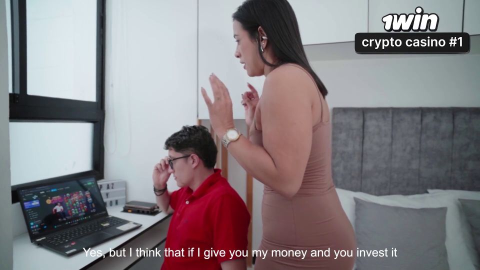 Kyleiellish: La MILF divorciada enseña a Virgin Nerd Investment Tr