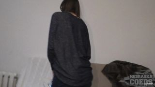 NebraskaCoeds 20170224 ya no es una virgen rebeka masturbándose al orgasmo femenino real
