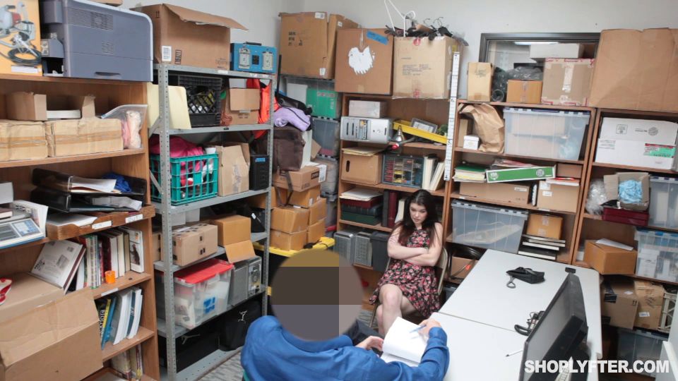 Anastasia Rose - A Girl Apologizes To A Security Guard For Shoplifting Full HD