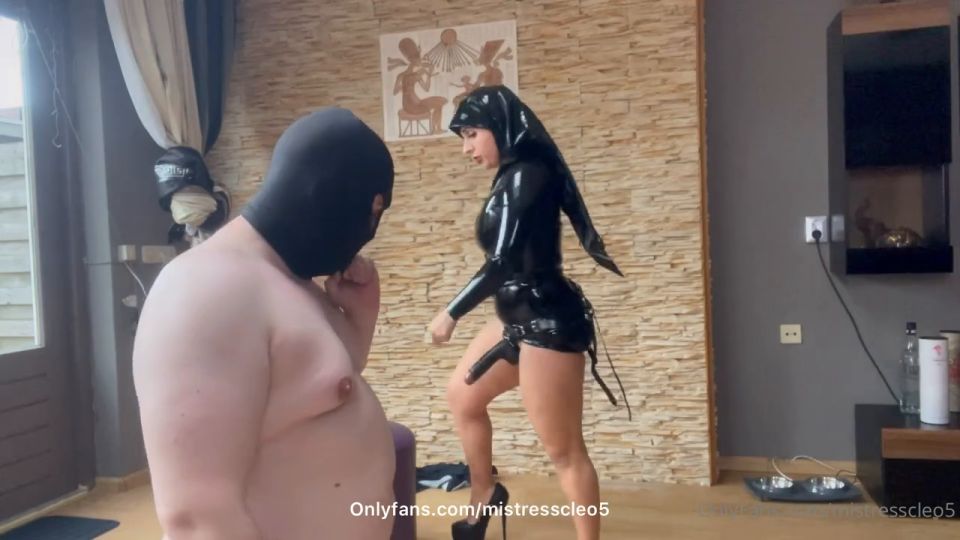 Miss cleopatra en árabe (Porno femenino)