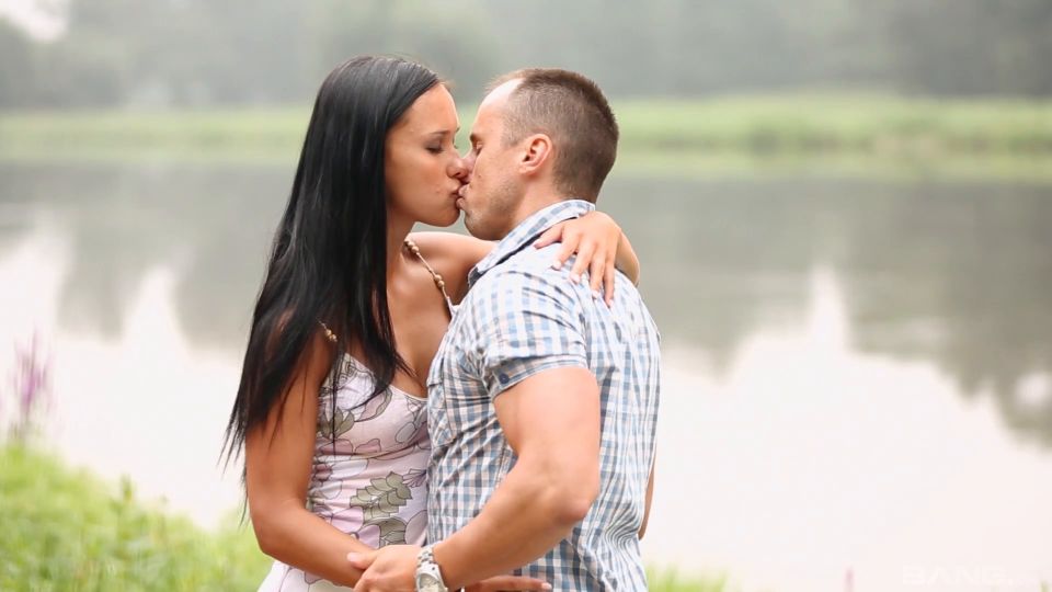 Victoria Sweet - Sex Near The River Amateurporn