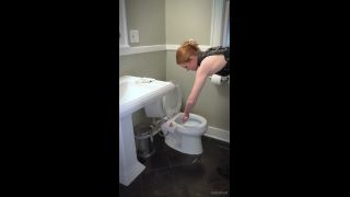 mdollbot 2024-12-11 Housedoll va sobre sus tareas y siendo generalmente muy nosotros 6hvgux