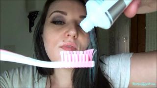 M@nyV1ds - MistressLucyXX - Toothbrushing And Spitting
