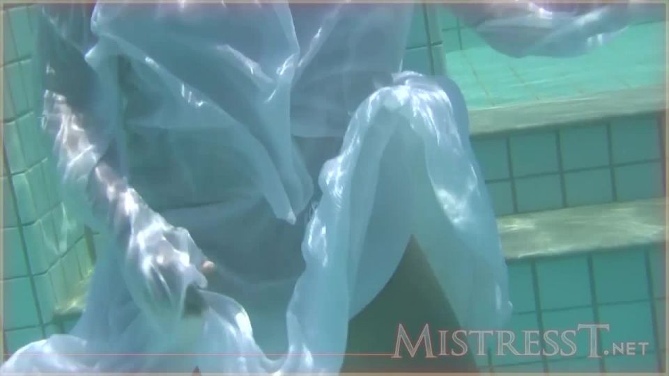 Mistress T - Fetish Fuckery: Underwater Seduction Foot!