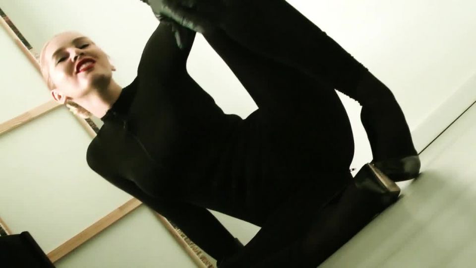 online xxx video 22 vintage fetiche porno Diosa Celine – Zombie Jerkaholic, instrucciones de pajar en pov