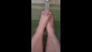 thevalestgal Feet POV in bath - Feet