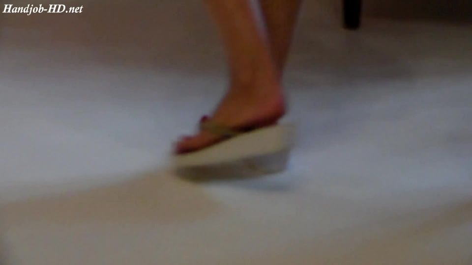 Julia Jordan in Handjob in Flip Flops