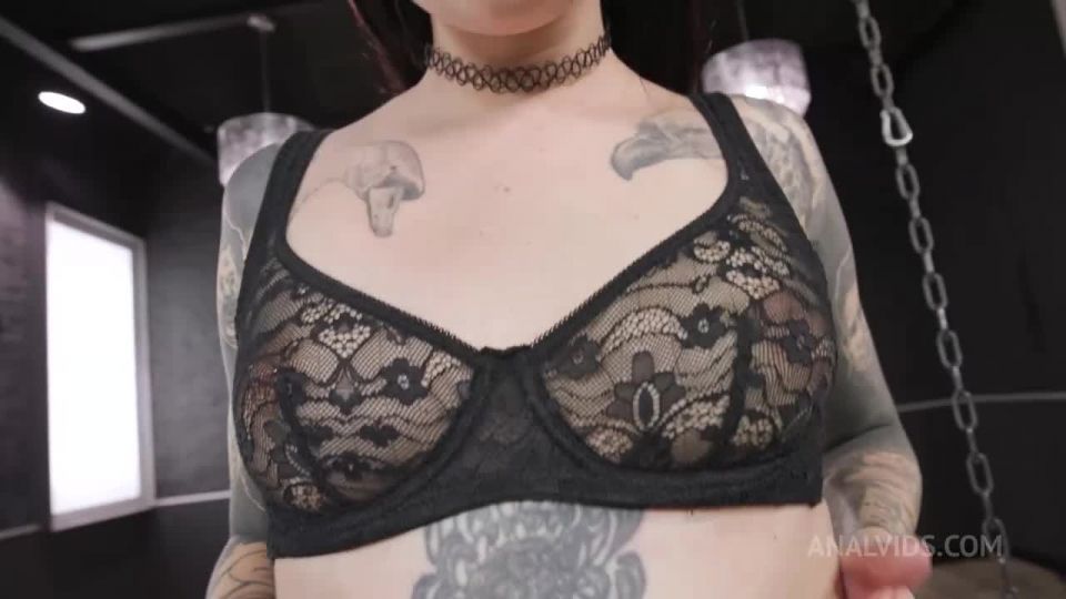 Hot newbie bubble butt makes her Professional porn debut for analamaniacs Tattoo!