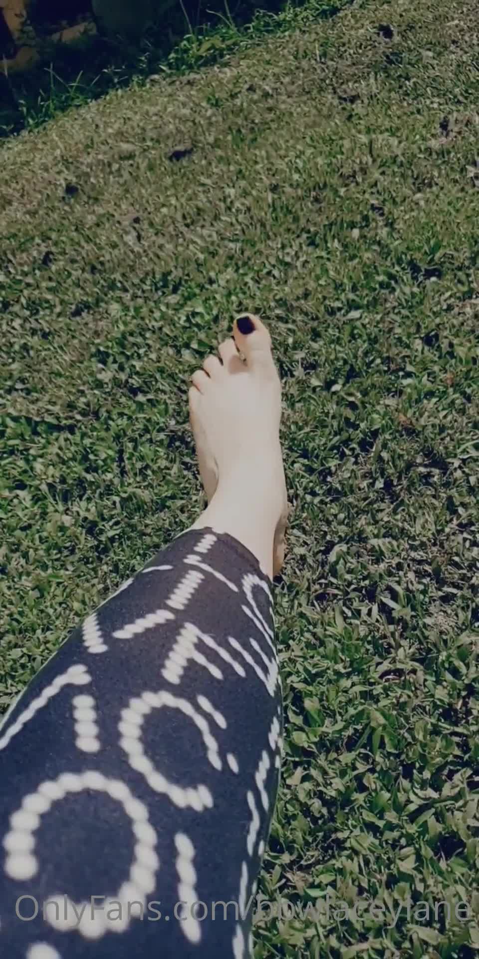 Lacey Lane - bbwlaceylane Bbwlaceylane - feliz pies amantes viernes algunos pies al aire libre fotos y vids para Yall I was soooo happ 21-08-2020