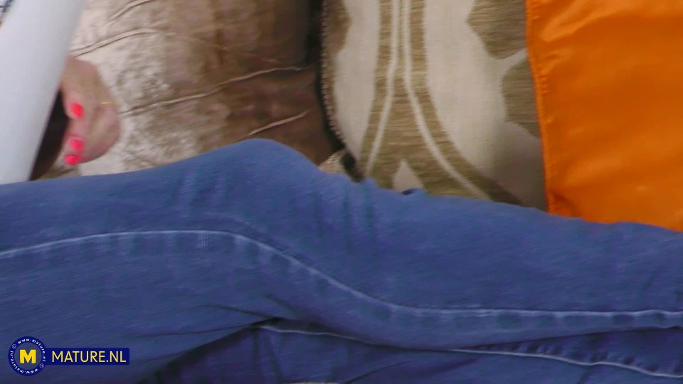 adult xxx clip 15 Ellie (Full HD) - high heels - femdom porn snail crush fetish