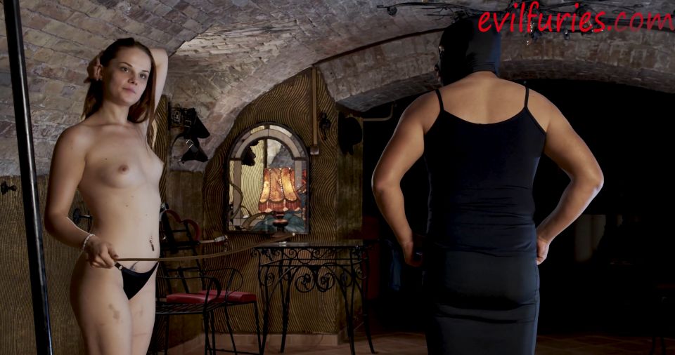 Ponte tu dominación femenina de lencería