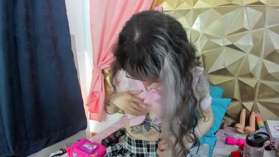 Sweetemili2: Sensualidad revelada en cada escena