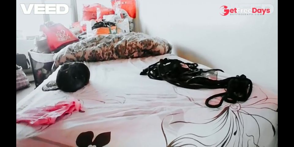 COSPLAY KOREAN AMERICAN WITH GLASSES DOES BONDAGE WITH ROPES