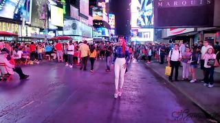 Honey Hair – Center of Attention – Times Square