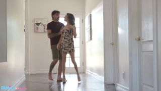 Justine Jakobs  Incest [FamilyXXX] Justine Jakobs – Lonely Stepmom Finds Out Who’s Bigger