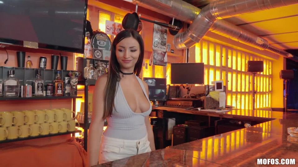 Watch Free Porno Online – PublicPickups presents Alyssa Kent aka Alyssia Kent in Barmaid Gets Laid Again – 30.10.2018  | teens | teen 