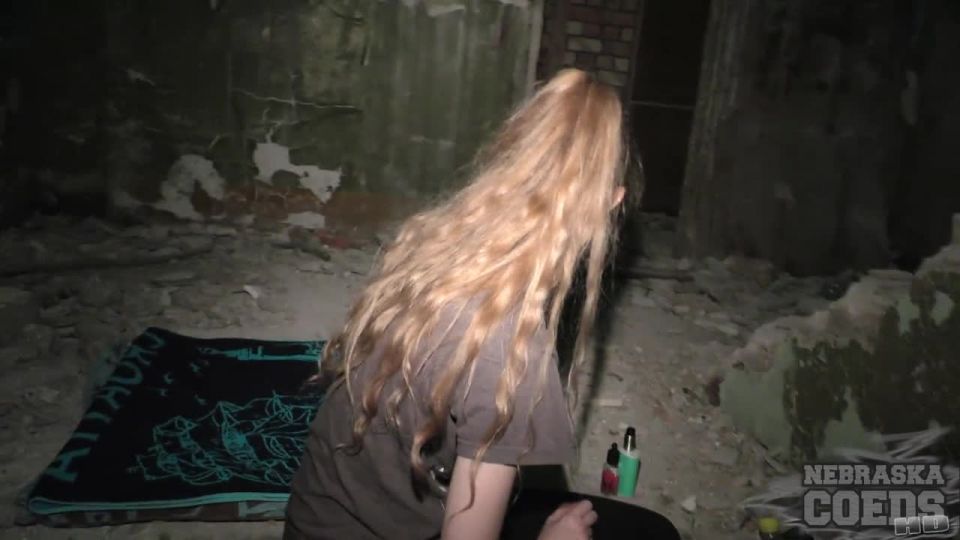 Areana Masturbating In An Abandoned Building With Gape  Closeups
