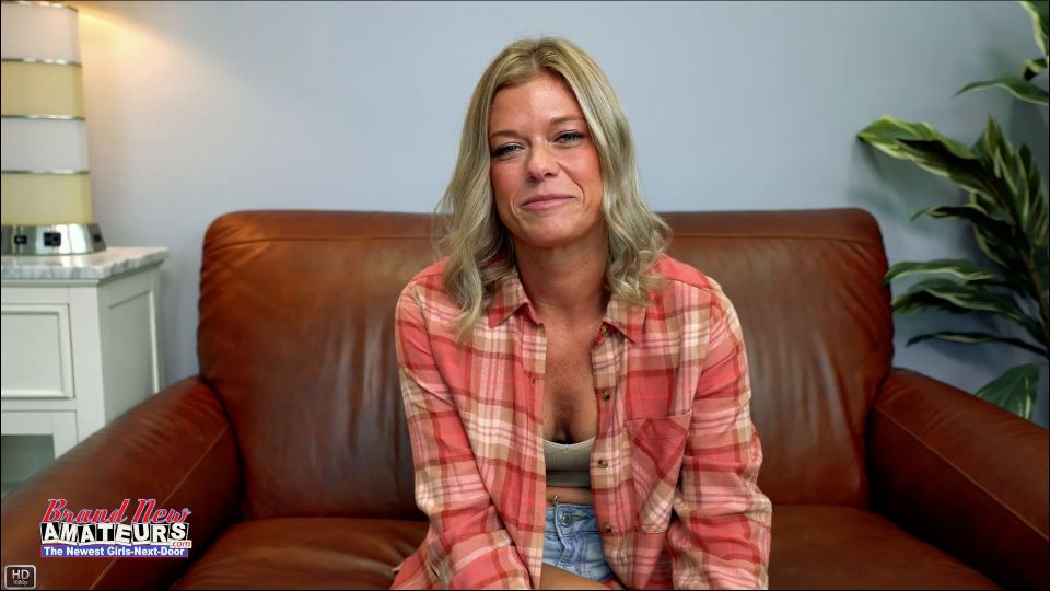 Jamie H - Stunning 40s Babe CUMS FROM ANAL in Audition!! ...