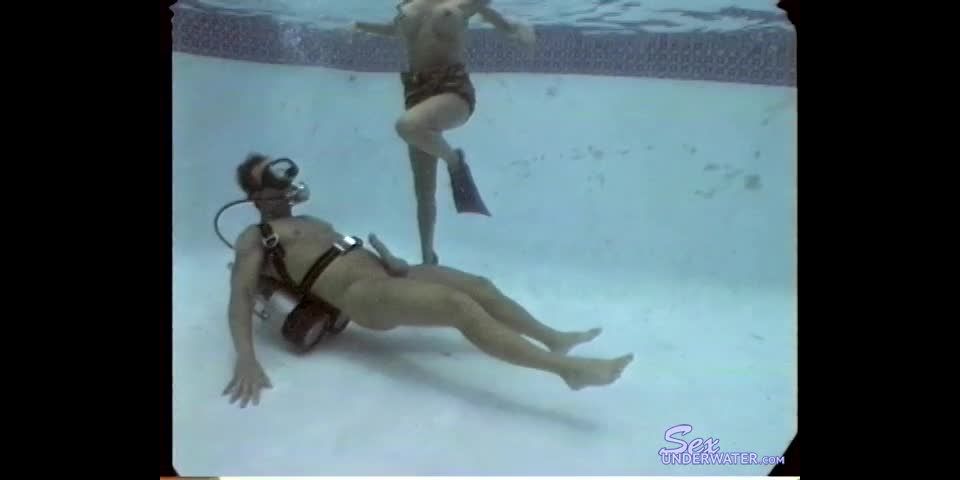 Sexunderwater.com- The Webb_s - Behind-the-Scenes Sandy_s BJ