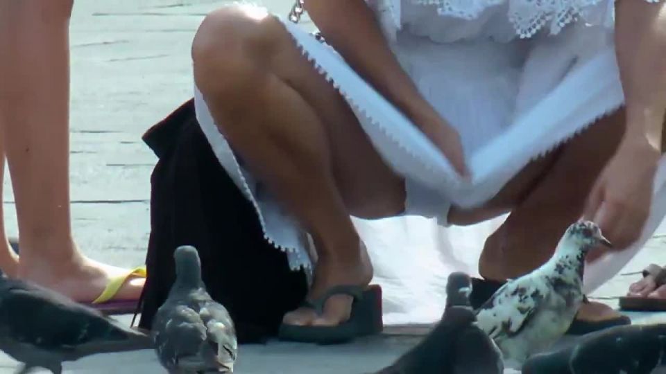 Nice_MILF_in_White_Dress_-upskirt