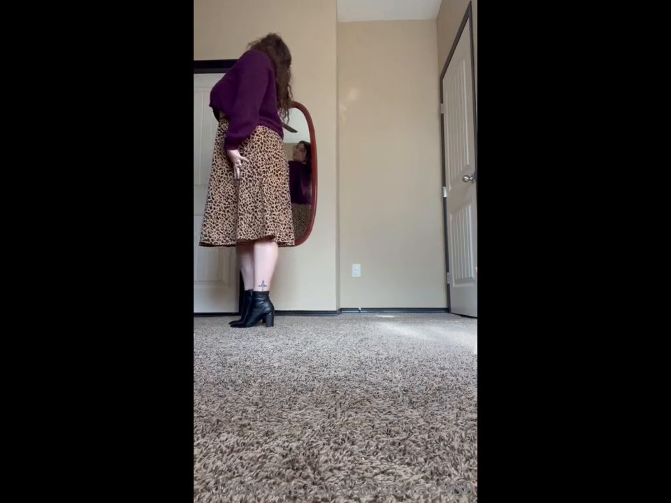 Amber Rae Amber Rae aka amberrae969 - 01-22-2023 OnlyFans Video - Taking off my boots after brunch out with the girls, revealing my stinky socks and a video hardcore