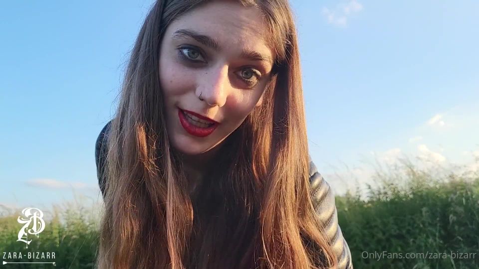 Spontaneous Blowjob Outdoors Sitting On The Bench - Blowjob