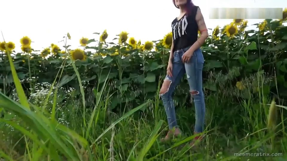 Nel Campo Di Girasoli In The Sunflowers Fied Lady Mesmeratrix (Femdom porn)