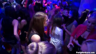 gratis video en línea 12 hardcore lesbianas trío - hardcore - porno