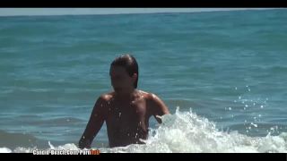Sexy beach milfs vor video spycam (porn vids)